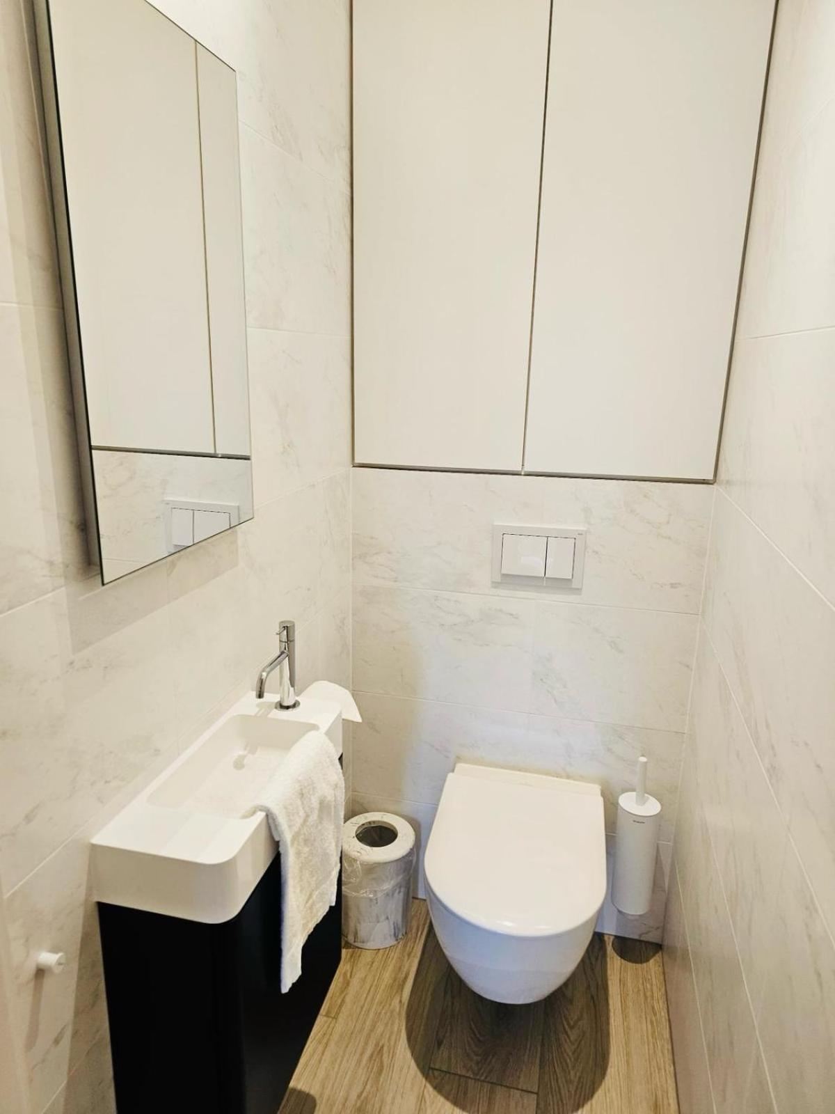 Stunning 2 Bedrooms With Private Terrace In * Luxemburg